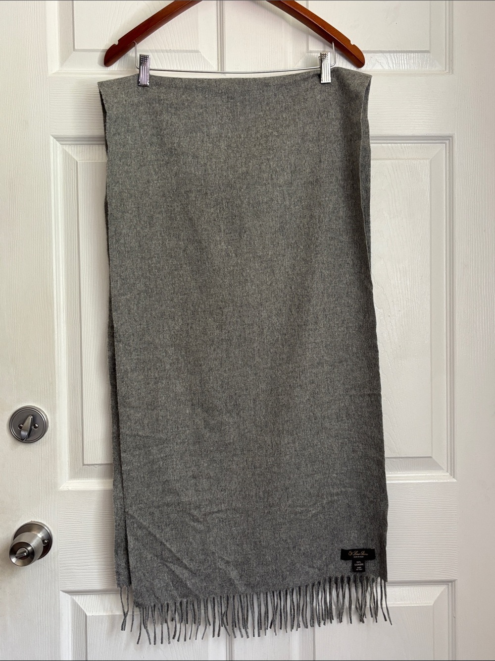Loro Piana Gray Luxury Cashmere Scarf with fringe 70x18 Made in Italy old money